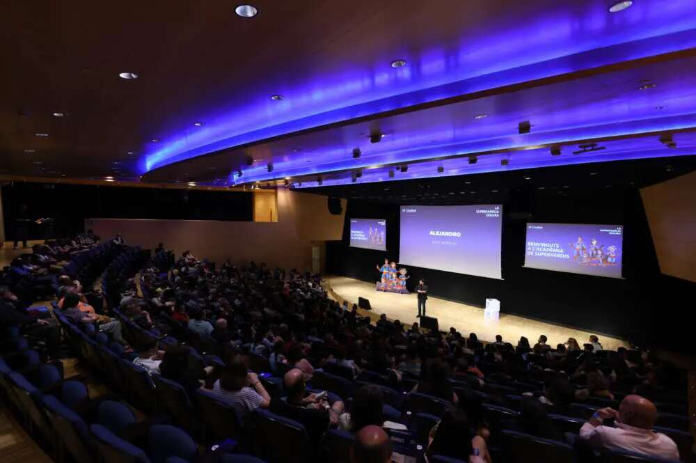 Caixabank realiza jornadas de ciberseguridad porque la educación al cliente sobre riesgos digitales es una de las estrategias más efectivas. Foto: Caixabank