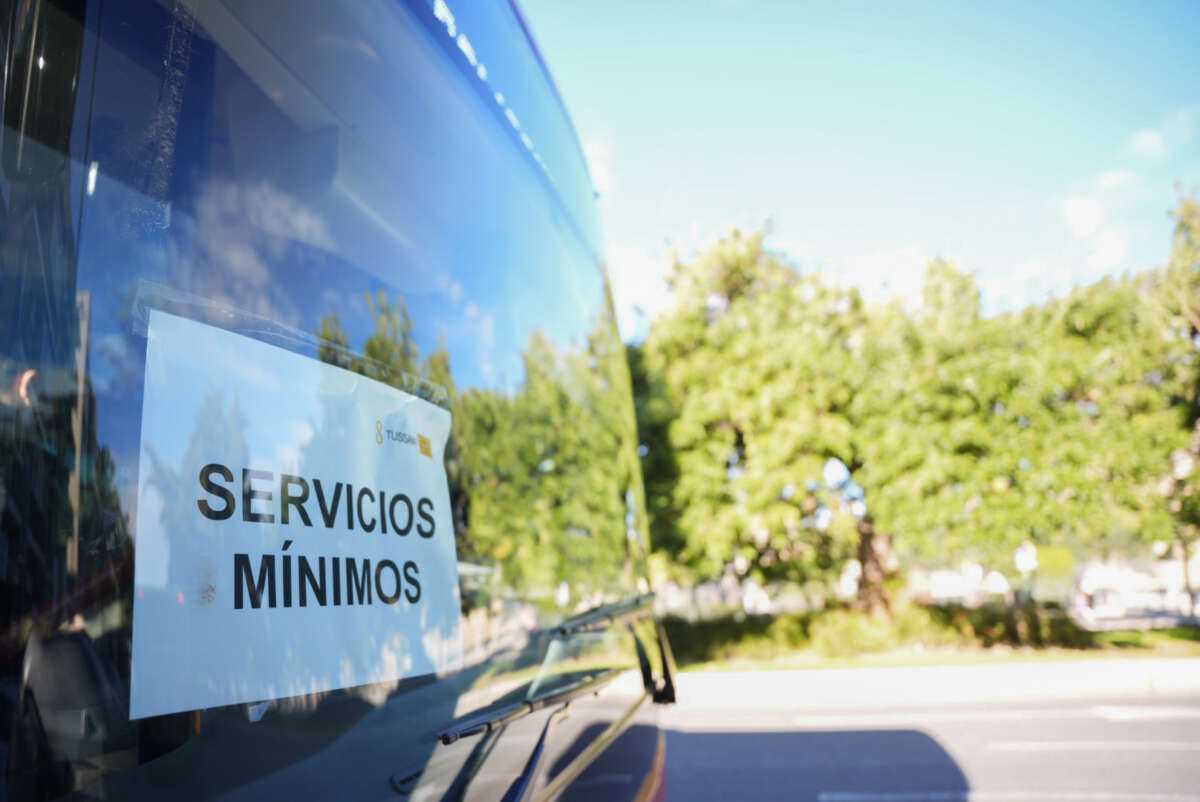 Servicios mínimos por la huelga en transporte de autobuses. Foto: Joaquin Corchero / Europa Press