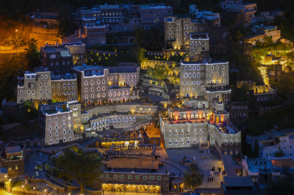 Localidad turística de Rijal Almaa en Arabia Saudí. Foto: Wikipedia.