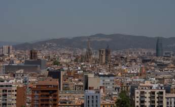 Varios edificios de viviendas en Barcelona. Foto: David Zorrakino / Europa Press