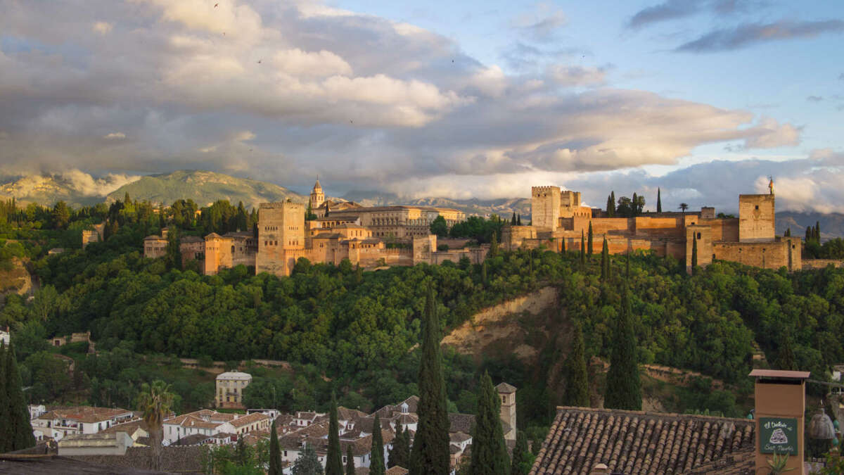 Granada, una de las opciones de los viajes del Imserso.