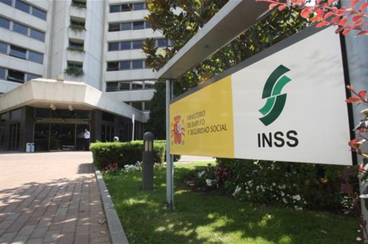 El INSS, que hace el traspaso del subsidio por desempleo al IMV.