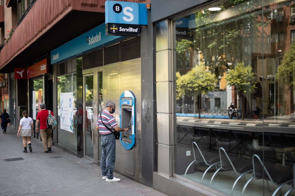 La reordenación de oficinas será clave para garantizar el acceso a servicios tras la fusión. Foto: Alejandro Martínez Vélez / Europa Press