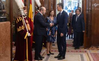 (I-D) El presidente del Senado, Pedro Rollán, la presidenta del Congreso, Francina Armengol, y el presidente de Gobierno, Pedro Sánchez, durante el acto institucional por el Día de la Constitución, en el Congreso de los Diputados, a 6 de diciembre de 2024, en Madrid (España). Las Cortes Generales conmemoran el 46º aniversario de la aprobación de la Constitución con un acto institucional, que incluye la interpretación de dos piezas musicales a cargo de la Agrupación Musical Inclusiva del Teatro Real (AMI), la lectura del artículo 49 de la Carta Magna por parte de personas con discapacidad, la entrega a la presidenta del Congreso de la Constitución Española en distintos soportes accesibles, y su intervención. Eduardo Parra / Europa Press 06 DICIEMBRE 2024;CONSTITUCIÓN;CONGRESO;ANIVERSARIO;APROBACIÓN;CARTA MAGNA 06/12/2024