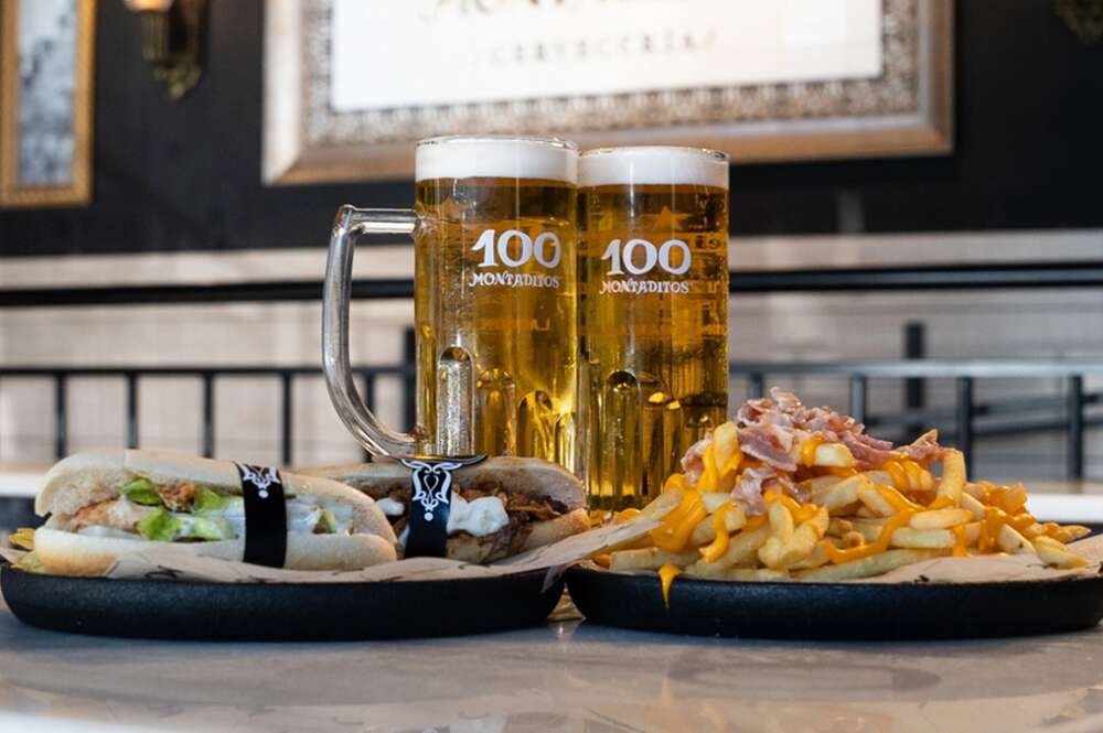 Las jarras de cerveza de 100 Montaditos