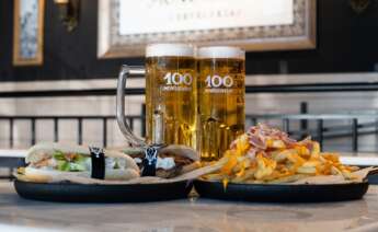 Las jarras de cerveza de 100 Montaditos