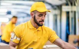 Un trabajador de Correos. Foto: Correos.