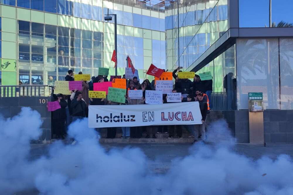 Protesta de los empleados de Holaluz. Foto: Olga Casado.