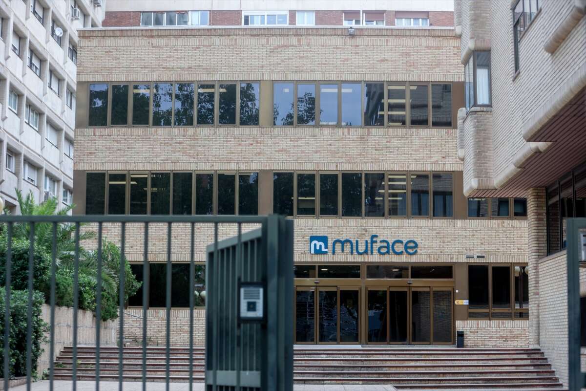 (Foto de ARCHIVO) Fachada de un edificio de Muface, en Paseo de Juan XXIII, a 11 de octubre de 2024, en Madrid (España). El Consejo de Ministros ha aprobado la licitación del concierto de Muface para los años 2025-2026 con una subida en la prima del 17,12%, por encima del 14% que habían ofrecido en un primer momento a las aseguradoras. La cuantía total asciende a 1.337 millones en 2025 y 1.337 millones en 2026. Ricardo Rubio / Europa Press 11 OCTUBRE 2024;GOBIERNO;LICITACIÓN;CONCIERTO;MUFACE;MADRID 11/10/2024