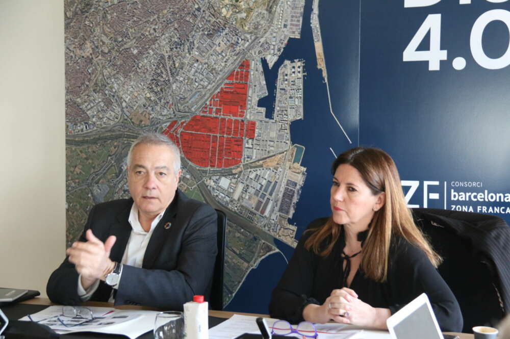 El delegado especial del Estado en el Consorci de la Zona Franca de Barcelona, Pere Navarro, y la directora general del Consorci, Blanca Sorigué. Foto: CZFB