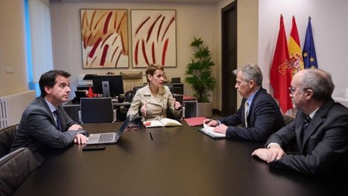 La presidenta Maria Chivite y el consejero Mikel Irujo se reunieron con representantes de Geoalcali