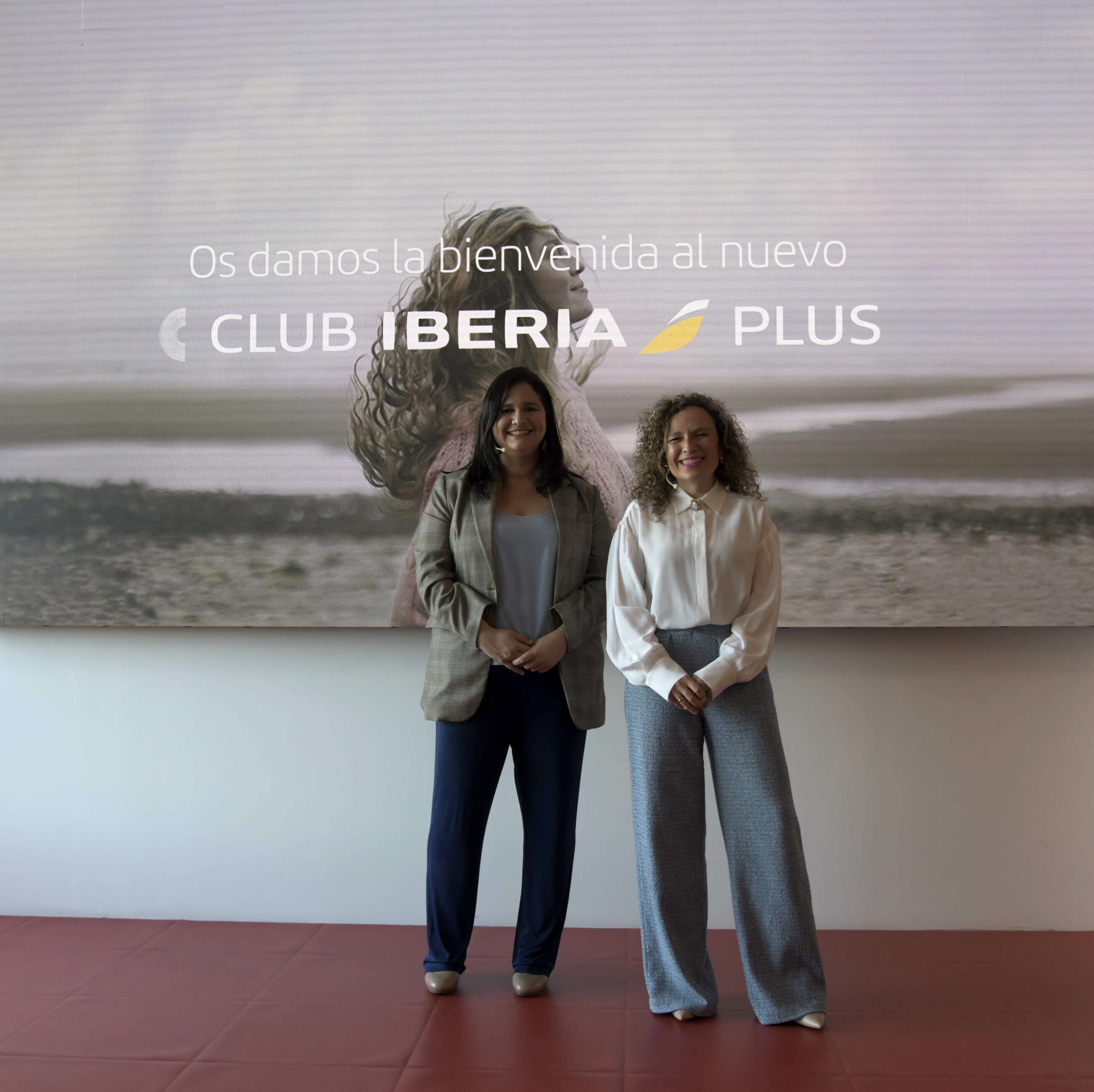 Beatriz Guillén, directora de Ventas Global y Loyalty, y María Jesús López Solás, directora Comercial, de Clientes, de Desarrollo de Red y Alianzas de Iberia