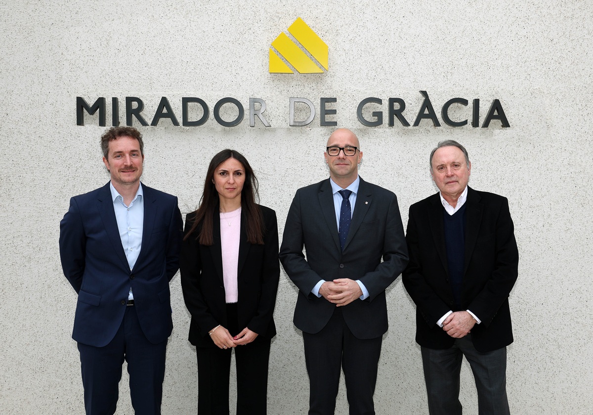 Sr. Joaquim Rigau, director general de FIATC Residencias; Sra. Mar López, directora de la Residencia Mirador de Gràcia; Sr. Raúl Moreno, secretario general de Derechos Sociales e Inclusión de la Generalitat de Cataluña; y Sr. Joan Castells, presidente ejecutivo de FIATC Seguros