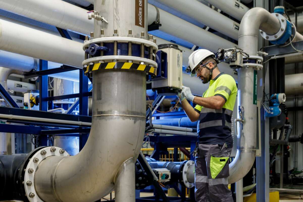 La planta potabilizadora del Besòs triplicará su capacidad de producción de agua potable. Foto: Agbar.