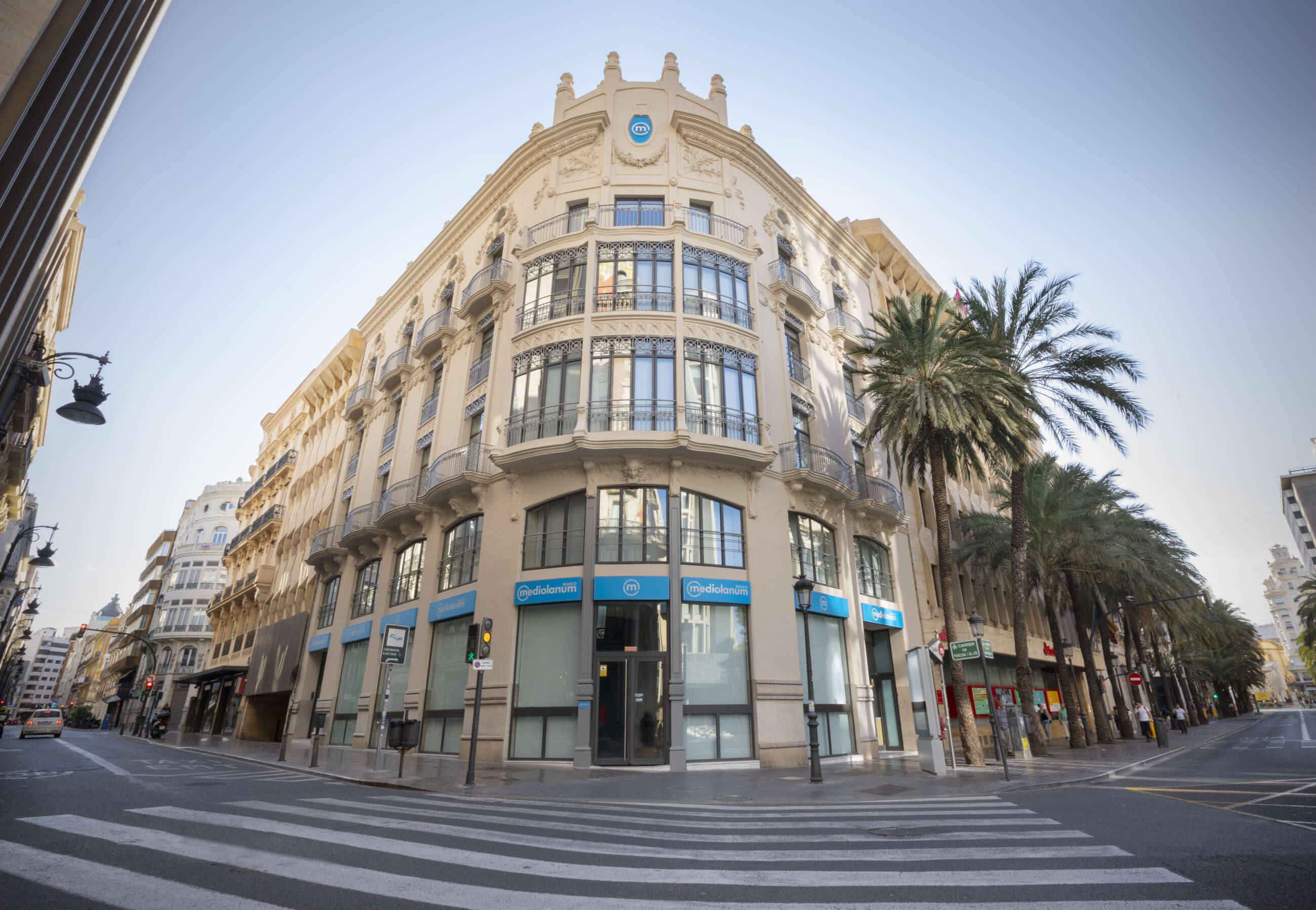 Fachada de Banco Mediolanum en Valencia