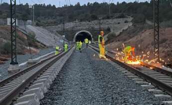 Trabajos de Rover para recuperar la alta velocidad Valencia-Madrid tras el paso de la DANA (Imagen: Rover Grupo)