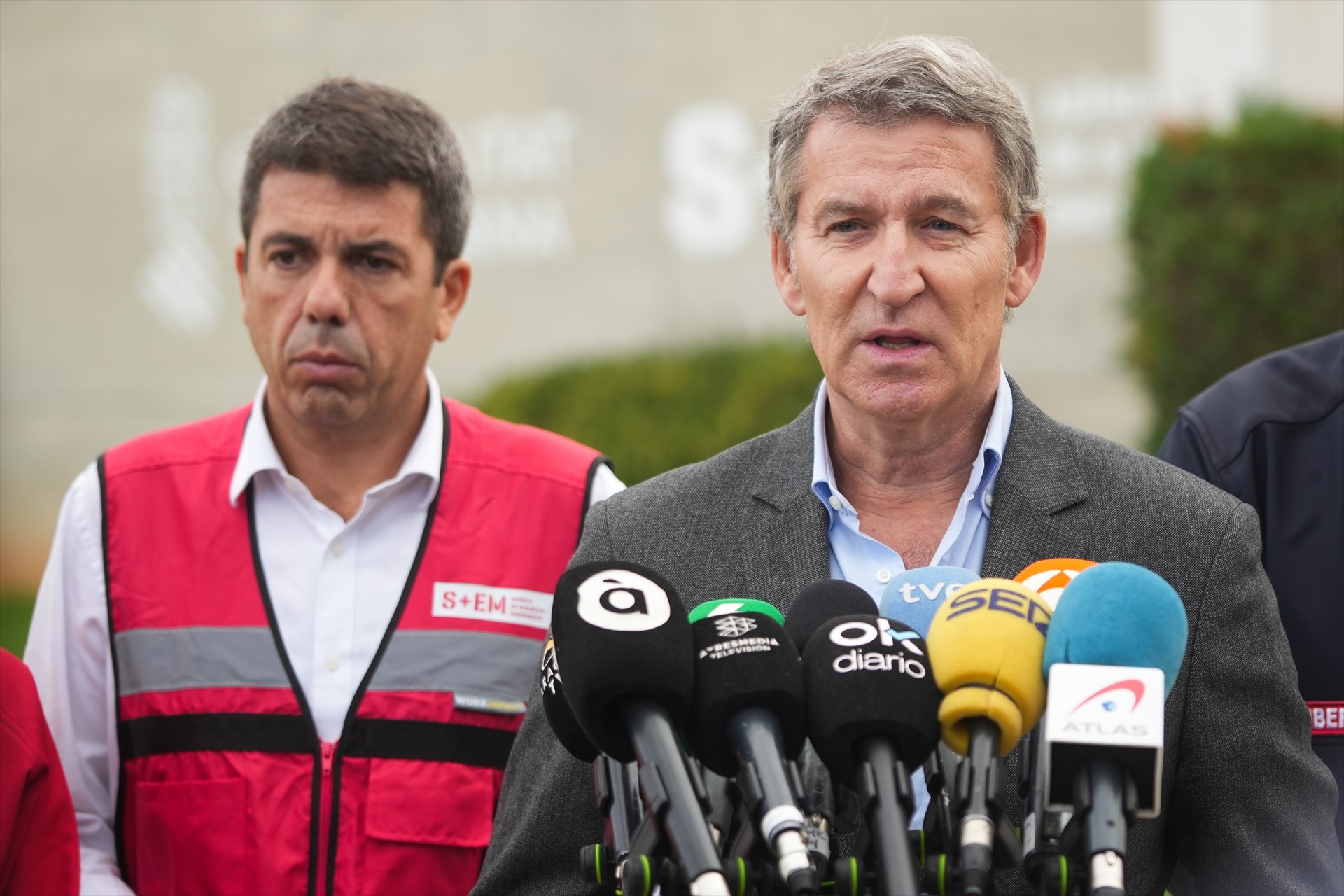 El presidente de la Generalitat Valenciana, Carlos Mazón, y el presidente del Partido Popular, Alberto Núñez Feijóo. Foto: Jorge Gil / Europa Press