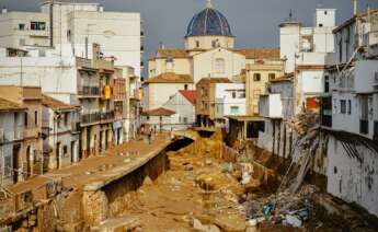 (Foto de ARCHIVO) Estragos causados por la DANA, a 4 de noviembre de 2024, en Chiva, Valencia, Comunidad Valenciana (España). La DANA ha dejado, por el momento, 210 víctimas mortales en Valencia, con pueblos devastados, restricciones de movilidad y carreteras cortadas. Para hoy, está activa la Emergencia Situación 2 por inundaciones en toda la provincia de Valencia y en toda la provincia de Castellón. A pesar de que se ha restablecido el 95% de la electricidad, según Iberdrola, la mayoría de los pueblos afectados por las inundaciones continúan sin gas. Eduardo Manzana / Europa Press 4 DE NOVIEMBRE DE 2024 10/12/2024