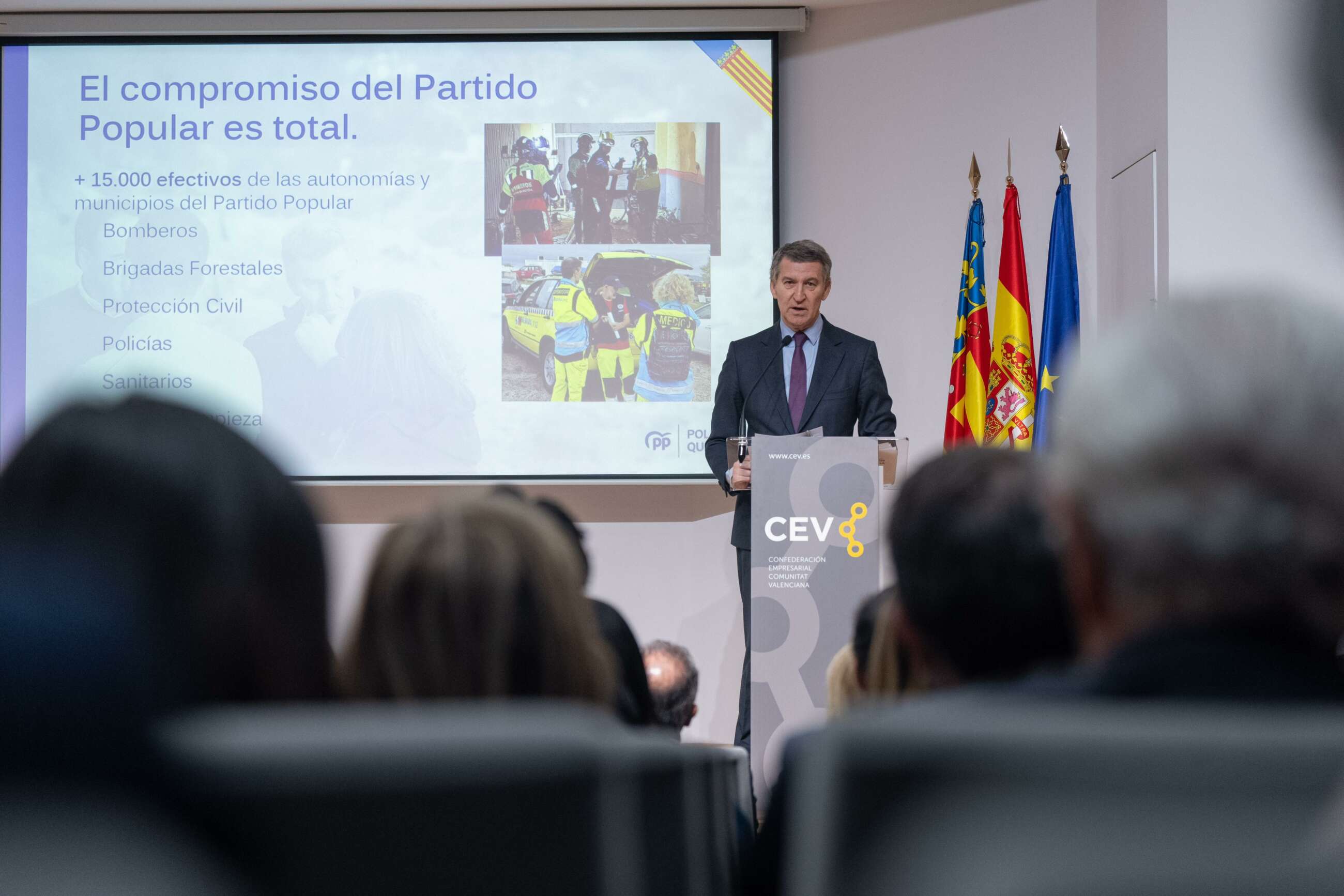 Alberto Núñez Feijóo, en la sede de la patronal CEV