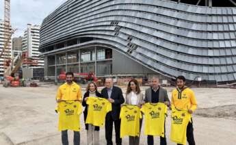 Presentación del patrocinio del Roig Arena de Juan Roig en la camiseta del Villarreal de Fernando Roig