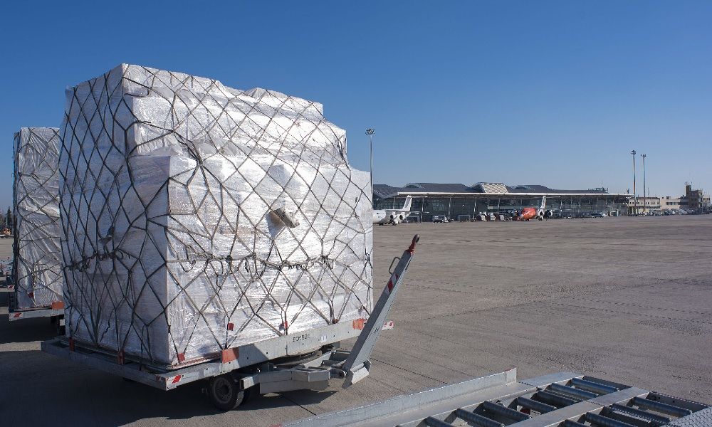 Carga esperando a ser transportada en el aeropuerto de Zaragoza | Aena