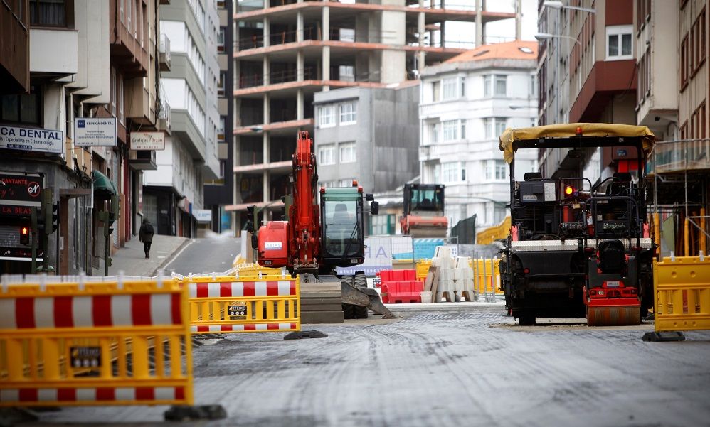 Obra en A Coruña paralizada durante el primer estado de alarma, en marzo de 2020. Foto: EFE/Cabalar