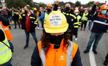 Imagen de archivo de protestas por el cierre de la planta de aluminio de Alcoa en San CIbrao