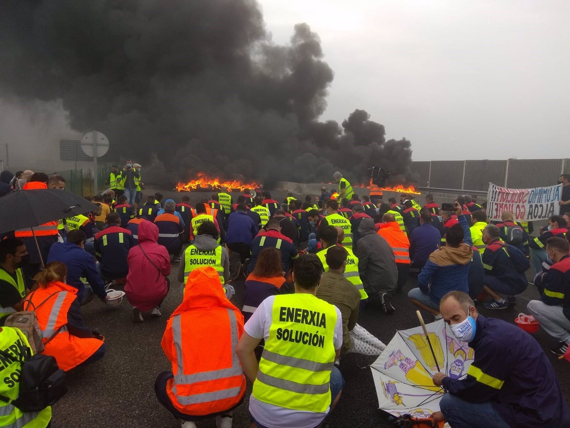 Protesta de trabajadores de Alcoa en San Cibrao. Europa Press