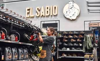 El Sabio, que da una vuelta a la ferretería tradicional, abre dos tiendas piloto en A Coruña