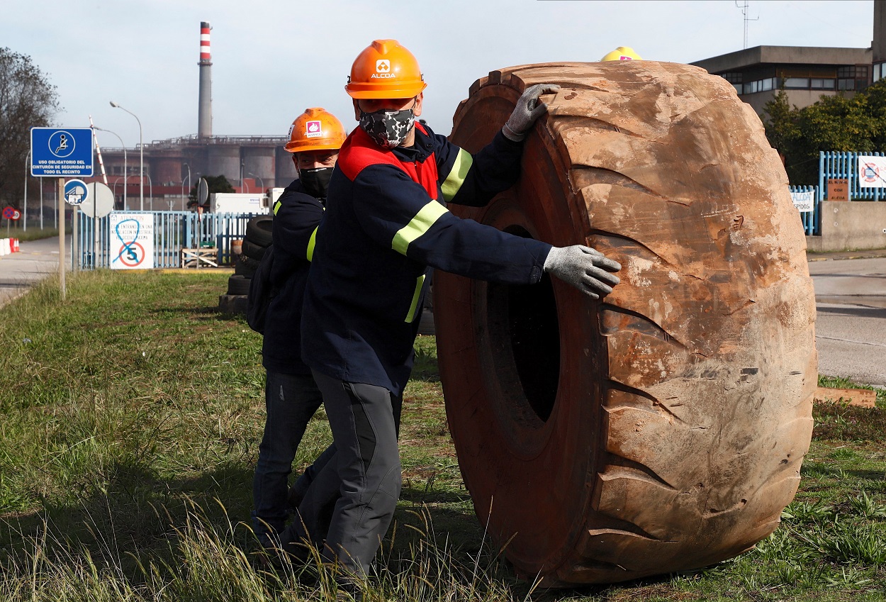 Trabajadores de Alcoa en Lugo durante las protestas realizadas en 2020. Foto: EFE/Eliseo Trigo