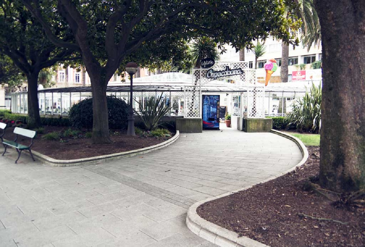 Imagen de archivo de la cafetería Copacabana, en los jardines de Méndez Núñez. Foto: Turismo da Coruña