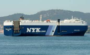 El buque Emerald Leader está aislado en el puerto de Vigo tras detectarse ocho positivos entre la tripulación / http://maritime-connector.com