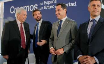 Mario Vargas Llosa, Pablo Casado, Juanma Moreno y Leopoldo López / EFE