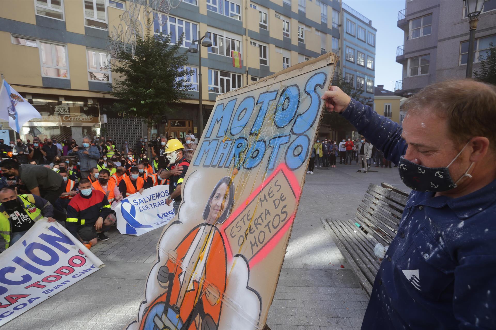 El presidente del Comité de Empresa de Alcoa, José Antonio Zan, en una concentración conjunta de trabajadores de las fábricas de Alcoa y de Vestas situadas en A Mariña (Lugo), frente a la Subdelegación del Gobierno - Carlos Castro