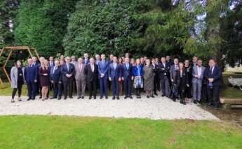 Encuentro celebrado en Compostela entre miembros del Foro Económico, empresarios y académicos con el gobernador del Banco de España