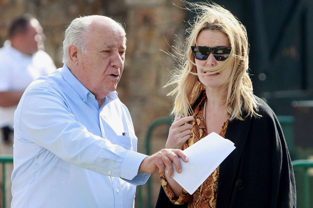 Amancio Ortega junto a su hija Marta en Casas Novas / EFE / Cabalar