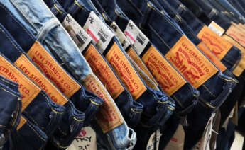 Levi Strauss anuncia que suspende su actividad en Rusia