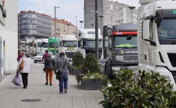 El paro de transportistas afectó este lunes las entradas de las principales ciudades gallegas, como el caso de Santiago de Compostela. Foto: Europa Press