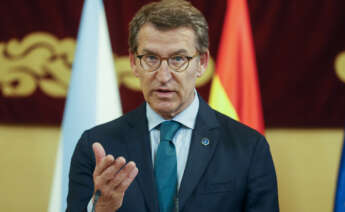 El presidente de la Xunta, Alberto Núñez Feijóo, durante su intervención de despedida tras presentar su renuncia en una reunión extraordinaria del Consello, esta mañana en Santiago de Compostela. EFE/Lavandeira jr