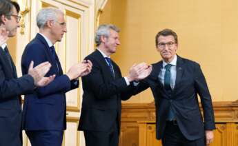 El presidente de la Xunta de Galicia, Alberto Núñez Feijóo (d), y el actual vicepresidente primero de la Xunta y su sucesor como presidente de la Xunta, Alfonso Rueda. - Álvaro Ballesteros -