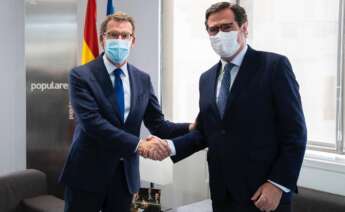 Reunión entre el nuevo presidente del PP, Alberto Núñez Feijóo, y el presidente de la patronal, Antonio Garamendi. Foto: Europa Press