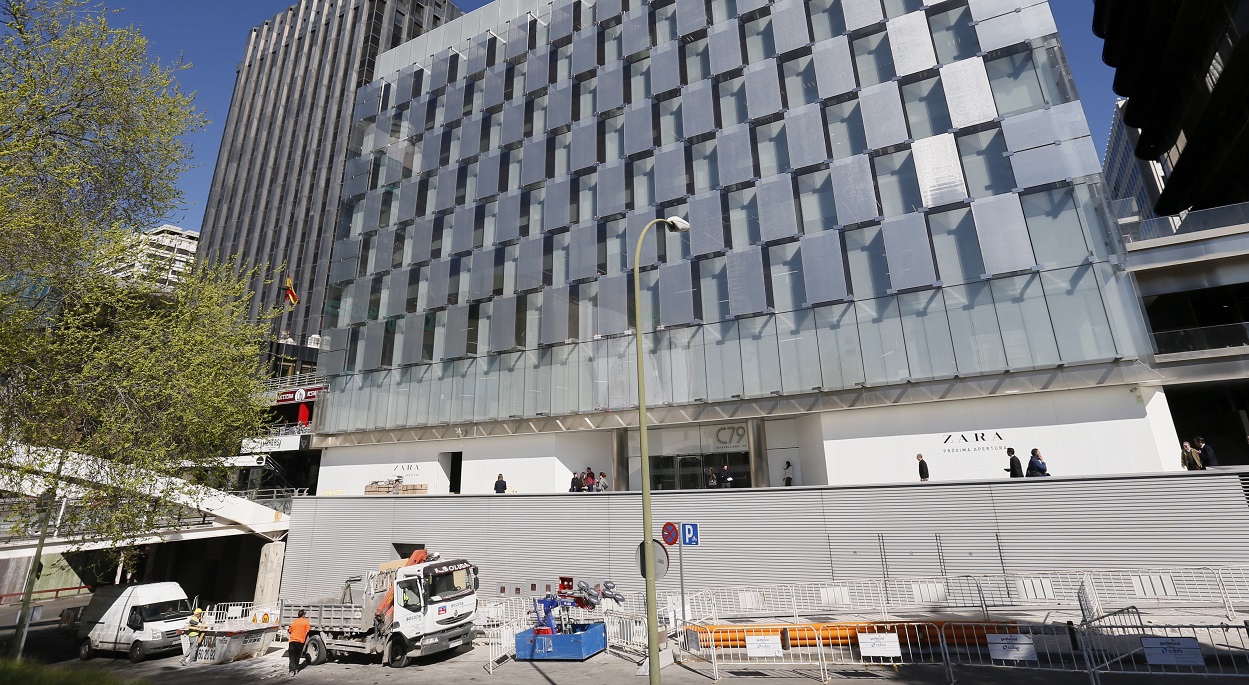 Iamgen de archivo de una tienda de Inditex en obras antes de su apertura en Madrid. Foto: EFE