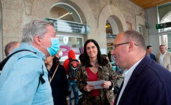 El vicesecretario general de Organización del PP, Miguel Tellado, en la estación de tren de Santiago