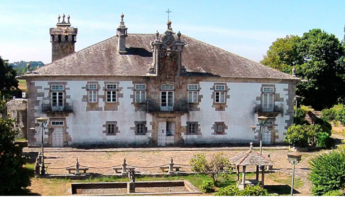 Imagen del Pazo de Sistao, en Cospeito, uno de los 260 que se encuentran a la venta en Galicia