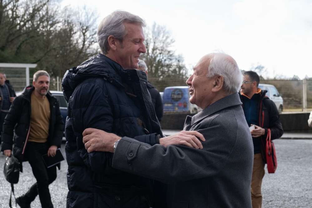 Alfonso Rueda, durante su visita a la nueva planta de Reny Picot en Outeiro de Rei / Europa Press