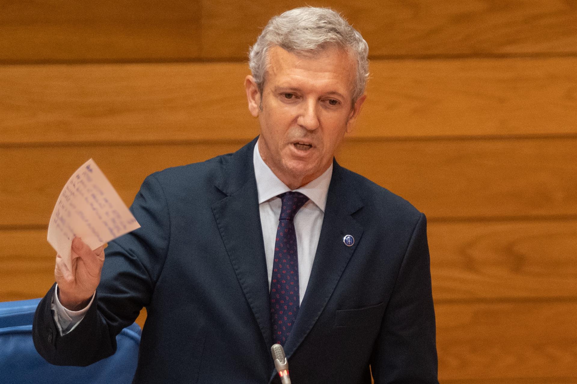 El presidente de la Xunta, Alfonso Rueda, en el Parlamento / EP