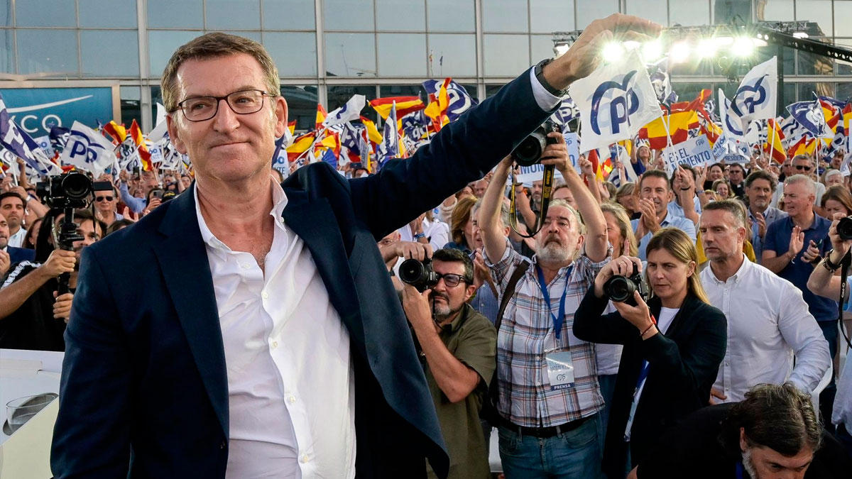 El líder del Partido Popular y candidato a la Presidencia del Gobierno, Alberto Núñez Feijóo, en el acto de cierre de campaña