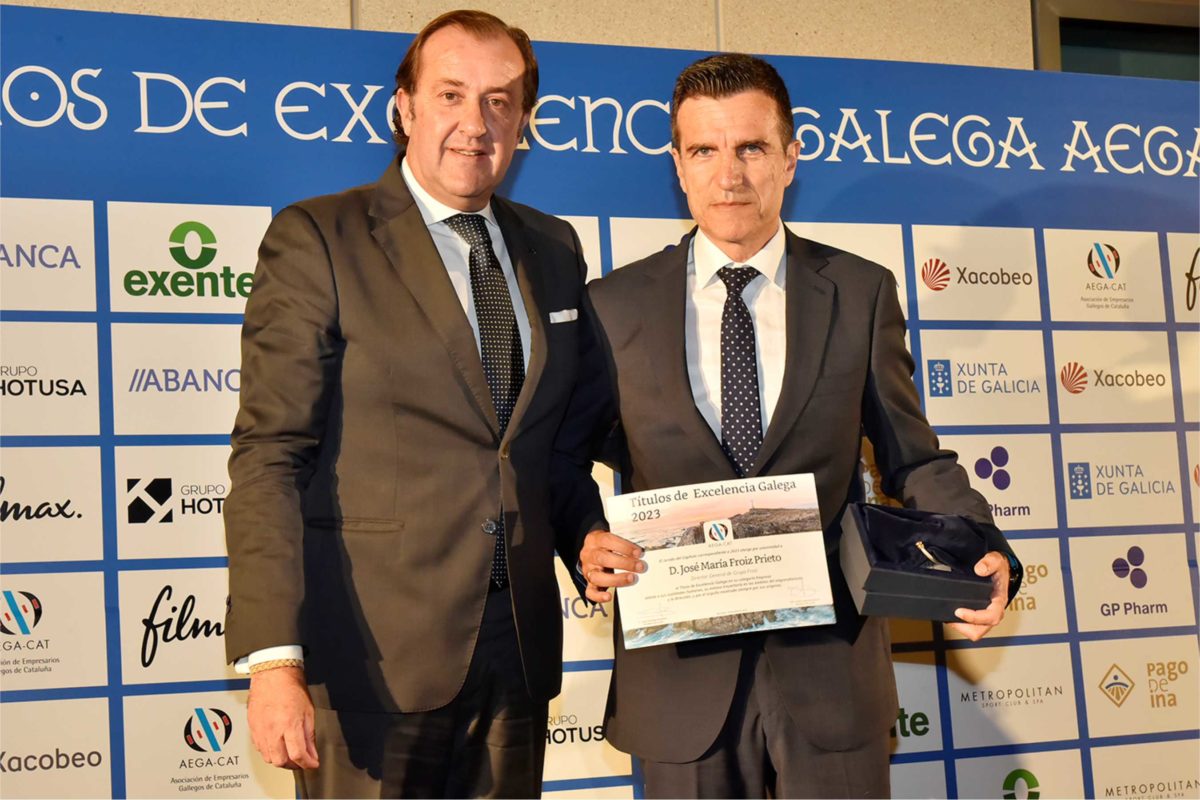 Javier Froiz Prieto recoge el premio a la cadena de supermercados otorgado por los empresarios gallegos de Cataluña / Froiz