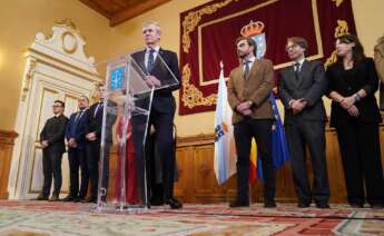 El presidente de la Xunta, Alfonso Rueda, da una lectura de una declaración institucional ‘en defensa del equilibrio de la España autonómica’, en Pazo de Raxoi, a 3 de noviembre de 2023, en Santiago de Compostela, A Coruña, Galicia. - Álvaro Ballesteros - Europa Press