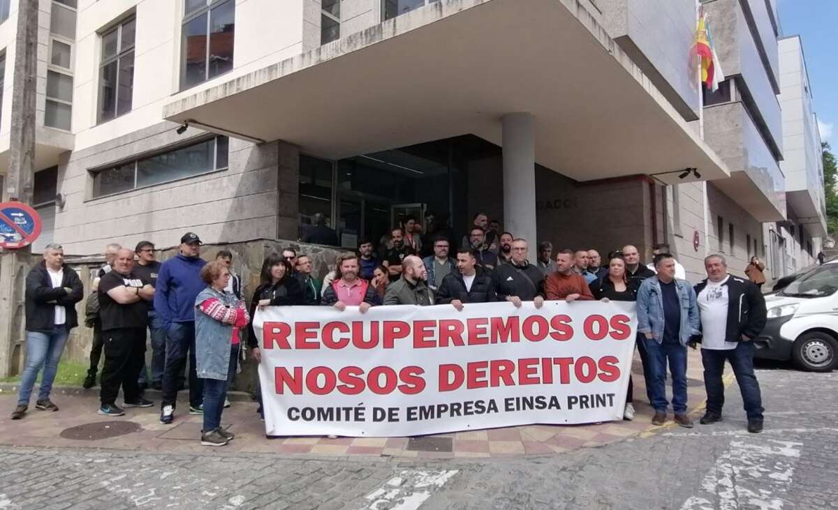 Imagen de la concentración de los trabajadores de Einsa Print